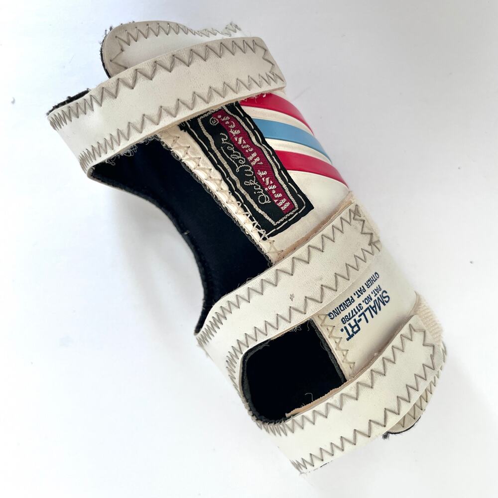 Vintage Dick Weber Wrist Master Small-RT Red White Blue Stripe Bowling 1970s USA